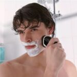 Philips AT610 Aquatouch Cordless Rechargeable Waterproof Wet/Dry Electric Shaver For Man